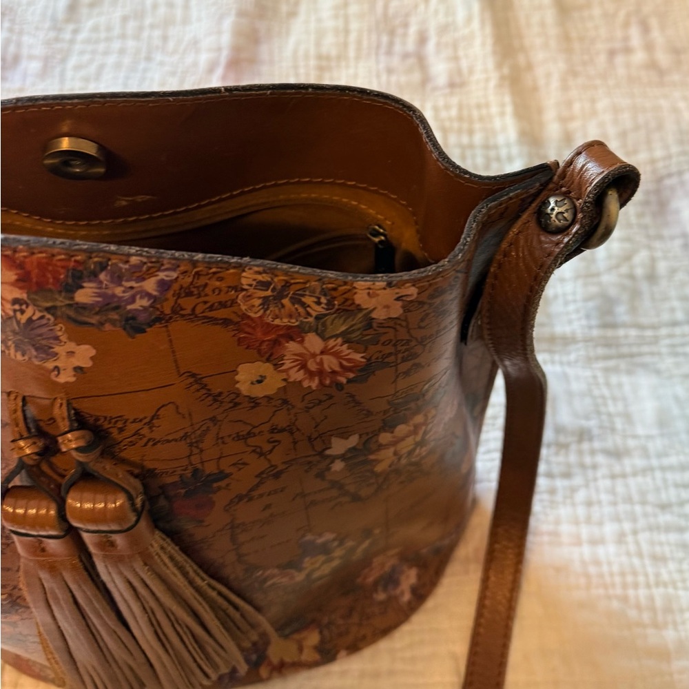 Patricia Nash Floral Signature Map Shoulder Bag - Picture 3 of 14